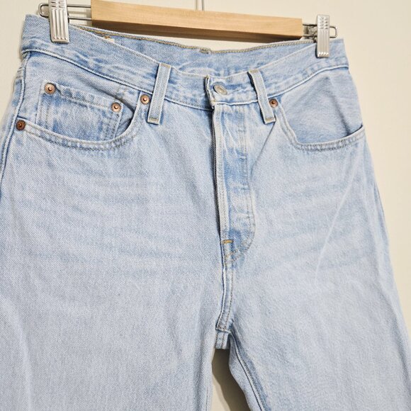 Levi's 501 Original Cropped Women's Jeans 27/26 Light Wash - Picture 5 of 6